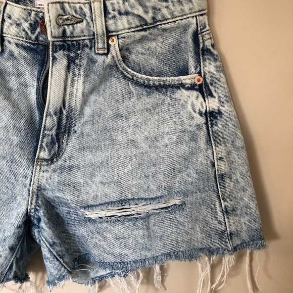 GARAGE high waisted jean shorts. - Picture 3 of 7